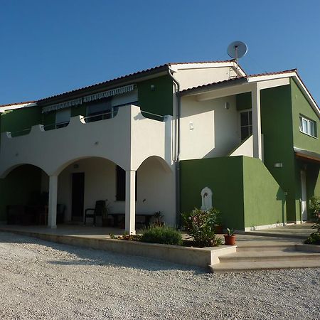 Apartment Greeny Galizana ภายนอก รูปภาพ